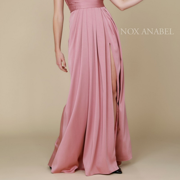 Pleated V-Neckline Sleeveless Long Dress 8347 - Picture 3 of 4
